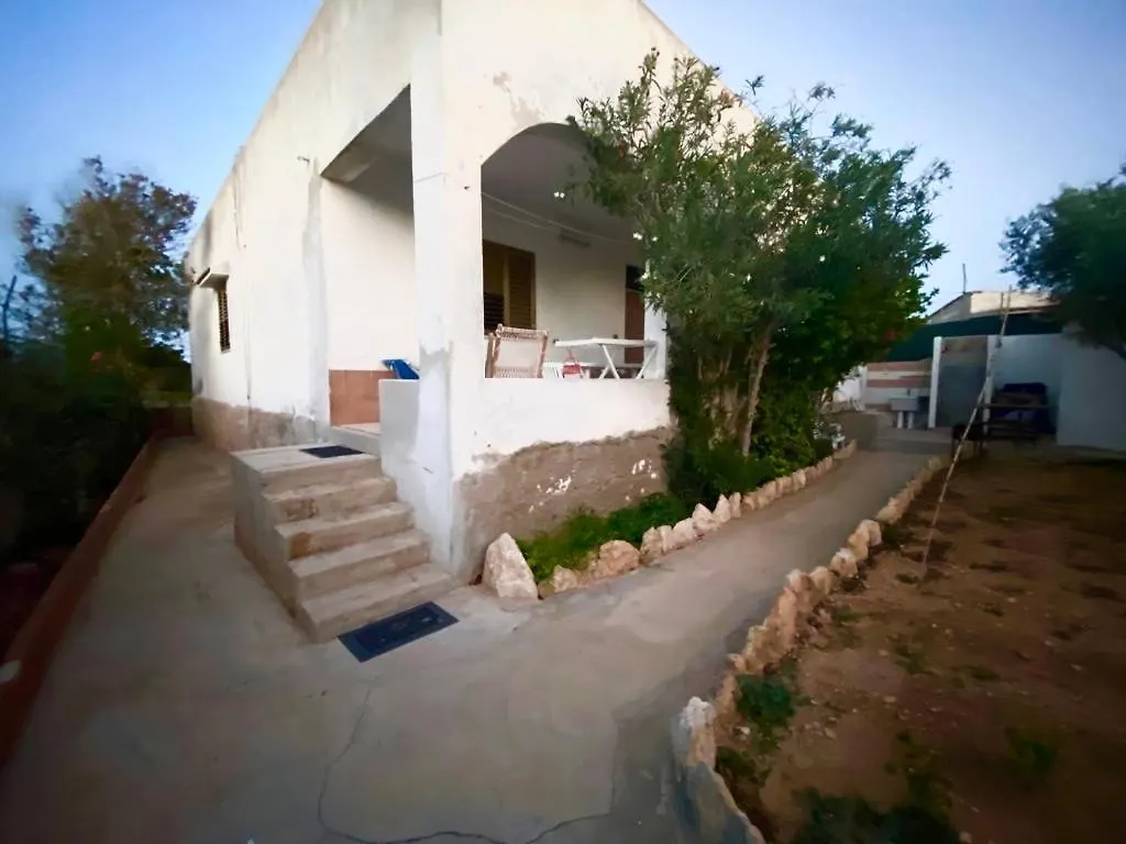 Apartment Appartamento Con Giardino Lampedusa Italy